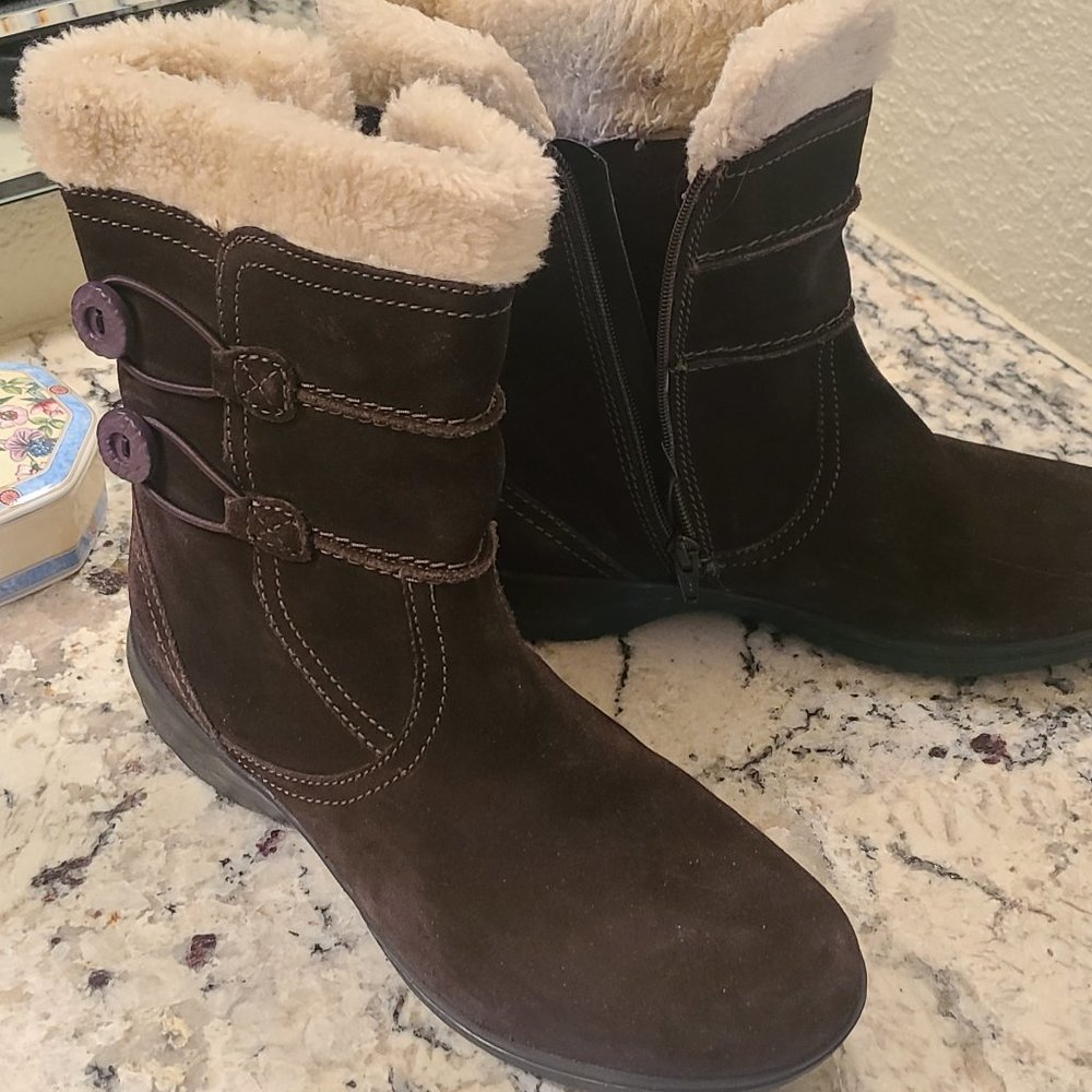 Clarks Brown Suede Boots size 10
